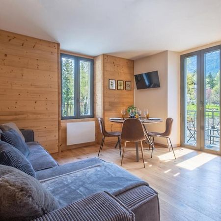 Newly Renovated Apartment With Mont Blanc View Шамони Экстерьер фото